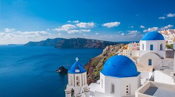 Best Places to Stay in Santorini: A guide to the top tourist spots and attractions for a perfect Greek vacation