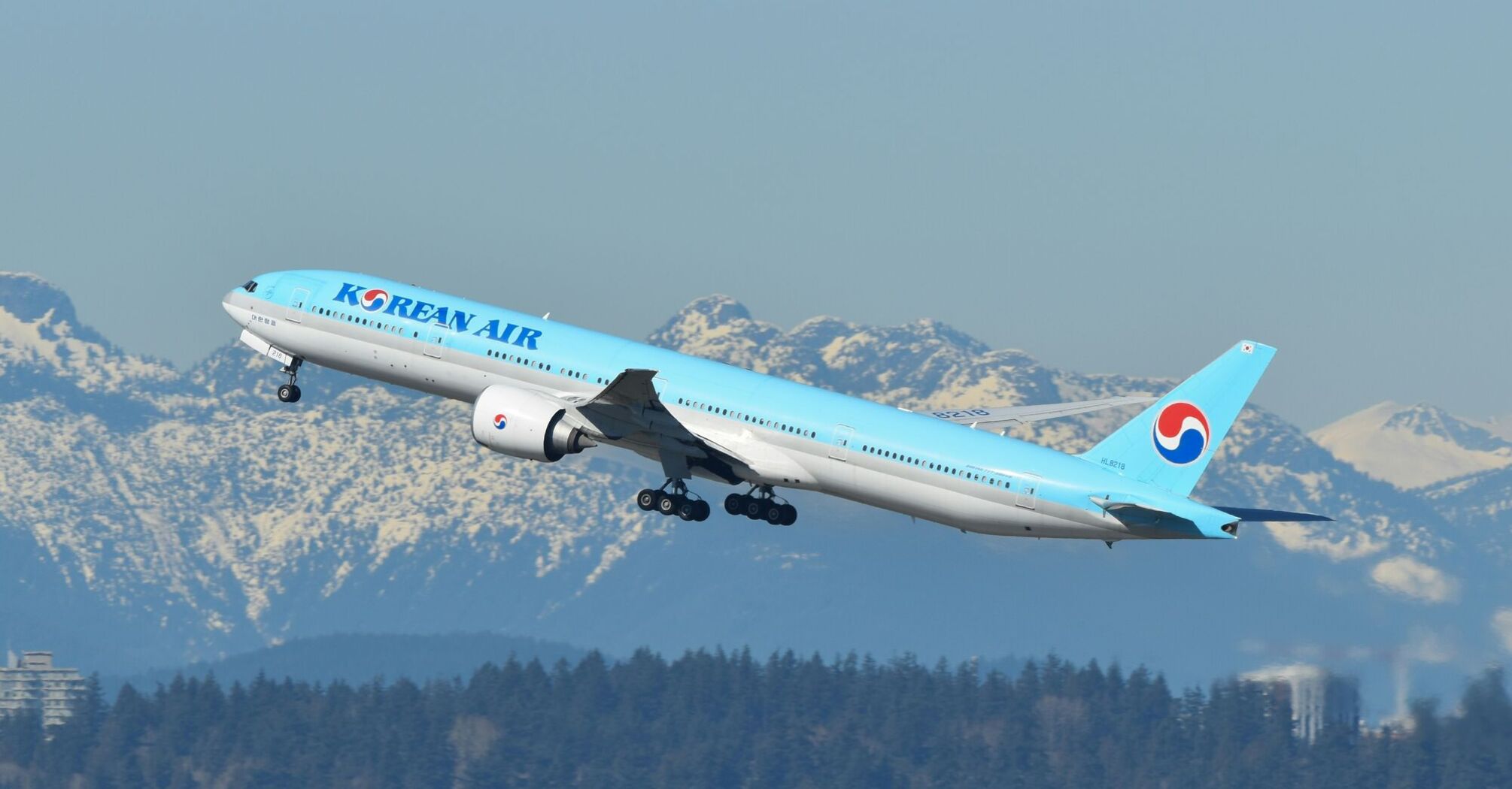 Korean Air 777 departing Vancouver