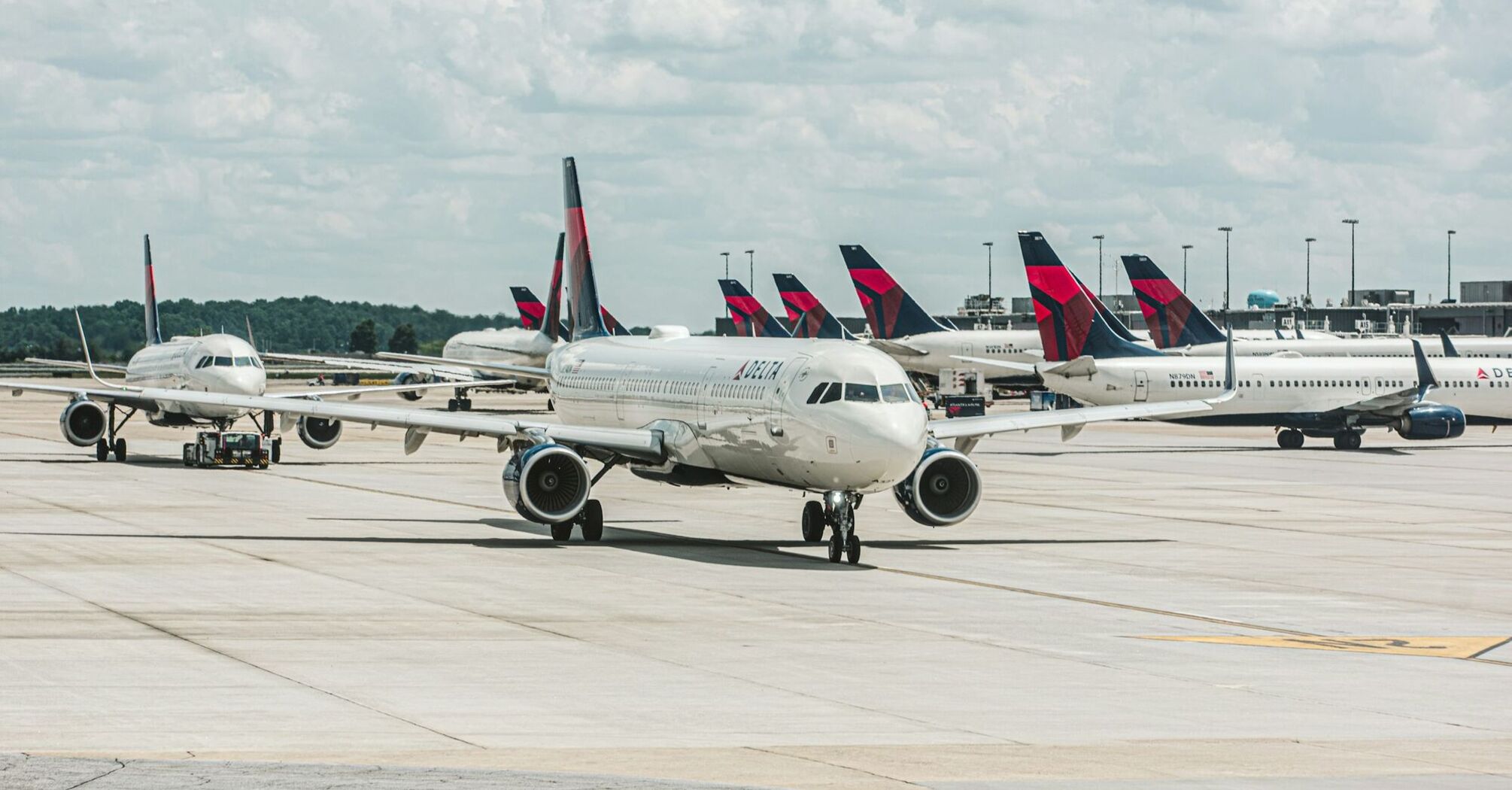 Delta airplanes on the tarmac at Atlanta Airport