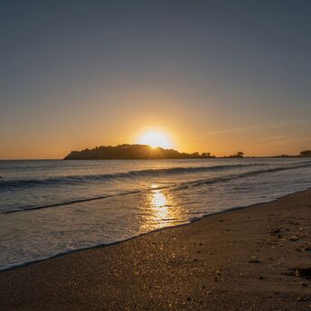 A sunrise at New Zealands beautiful Mount Maunganui beach