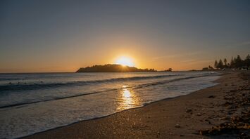 A sunrise at New Zealands beautiful Mount Maunganui beach