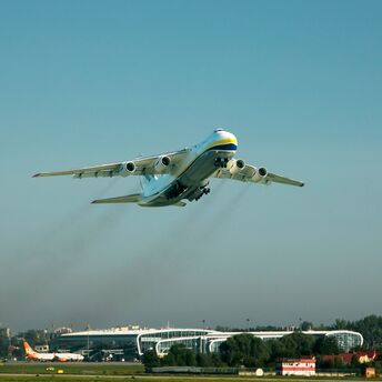 Heavy Bird Antonov. Ukrainian Made An-124