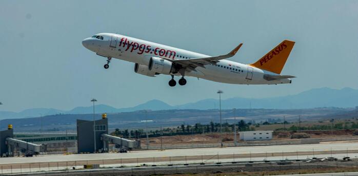 Pegasus Airlines Airbus A320 taking off from Izmir Airport on a clear day
