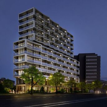 Kennedy 89 hotel exterior in Frankfurt’s Sachsenhausen district at night