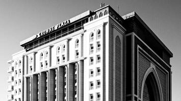 Crowne Plaza hotel building under clear sky