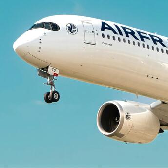 Air France aircraft approaching landing