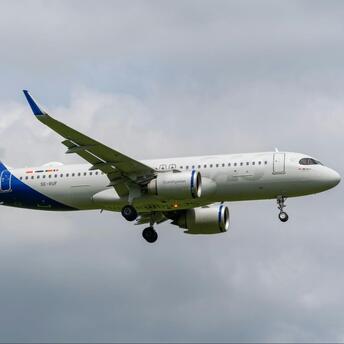 SAS aircraft preparing to land