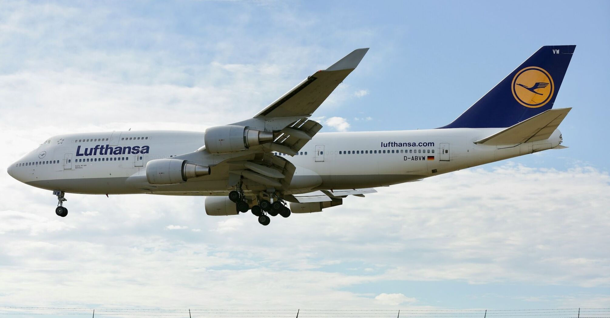 Lufthansa Boeing 747 aircraft landing at Munich Airport