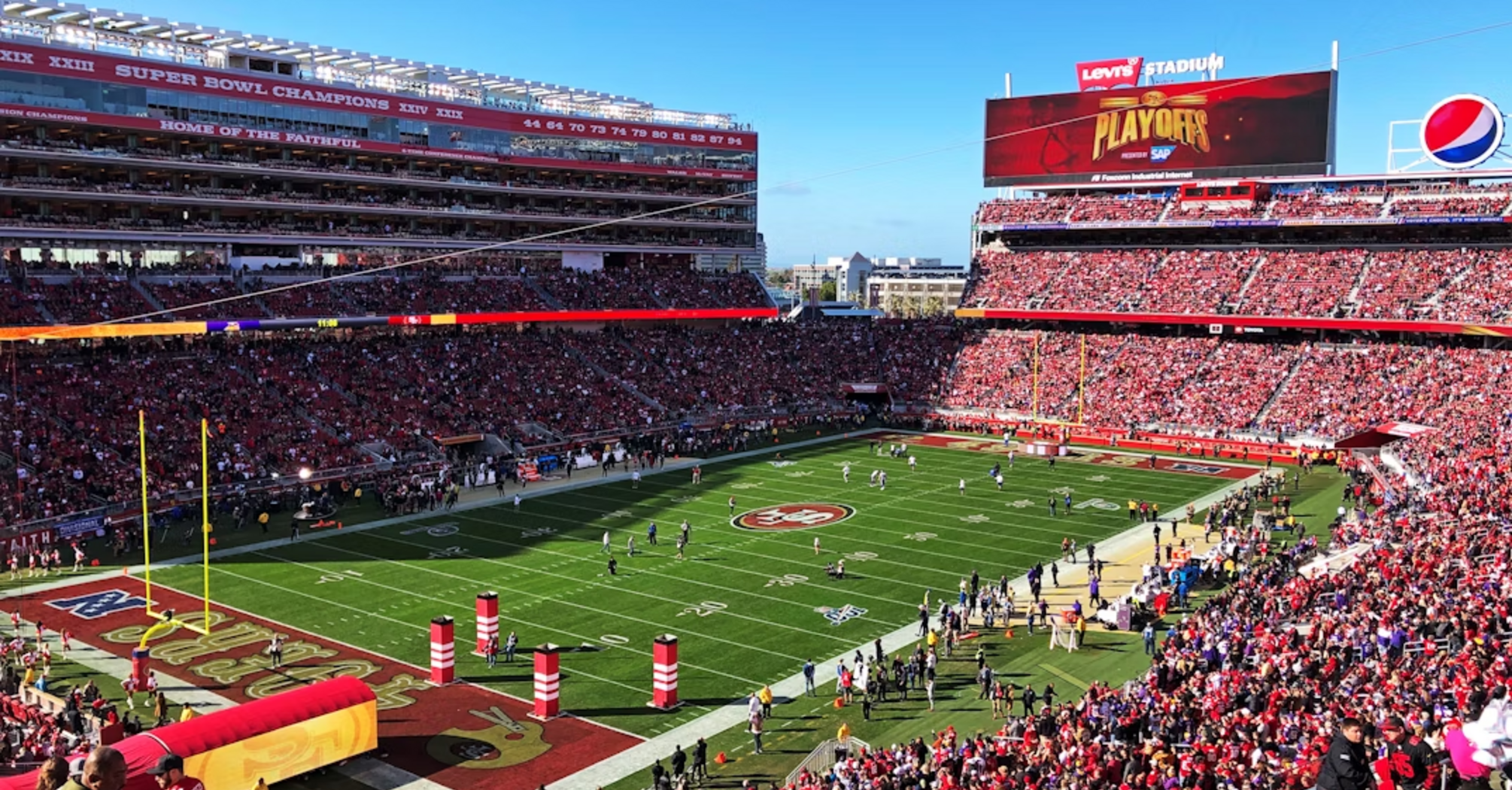 Levi’s Stadium with full crowd