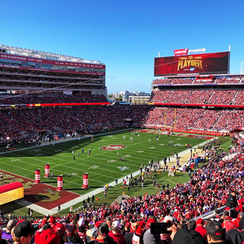 Levi’s Stadium with full crowd