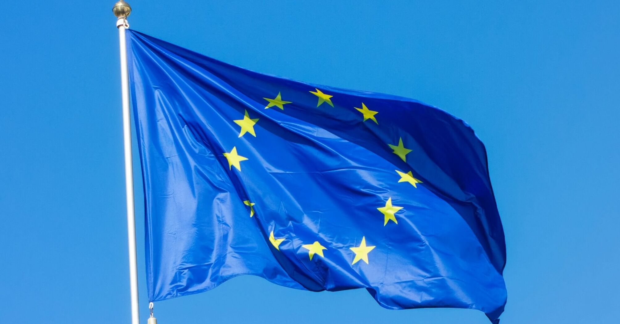 EU flag flying as visa rules move toward digital changes