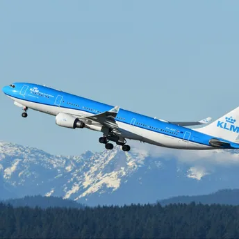 KLM aircraft departing during winter disruption