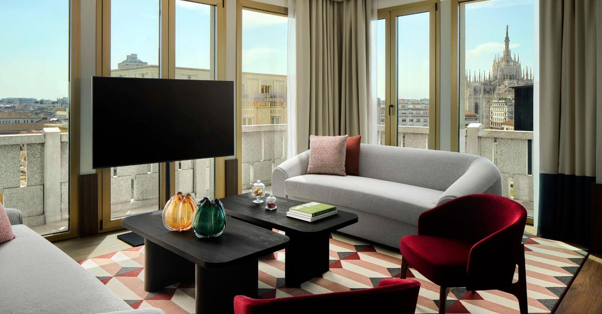 Tivoli President Milano Presidential Suite living room with Duomo views