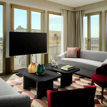 Tivoli President Milano Presidential Suite living room with Duomo views