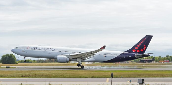 Brussels Airlines aircraft landing at Brussels Airport runway