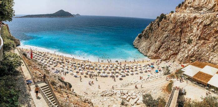 Beach and turquoise sea on Turkey’s Riviera