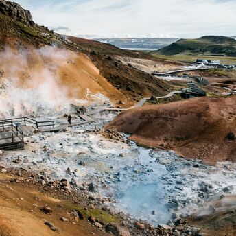 Geothermal springs and steam vents in Icelandic highlands