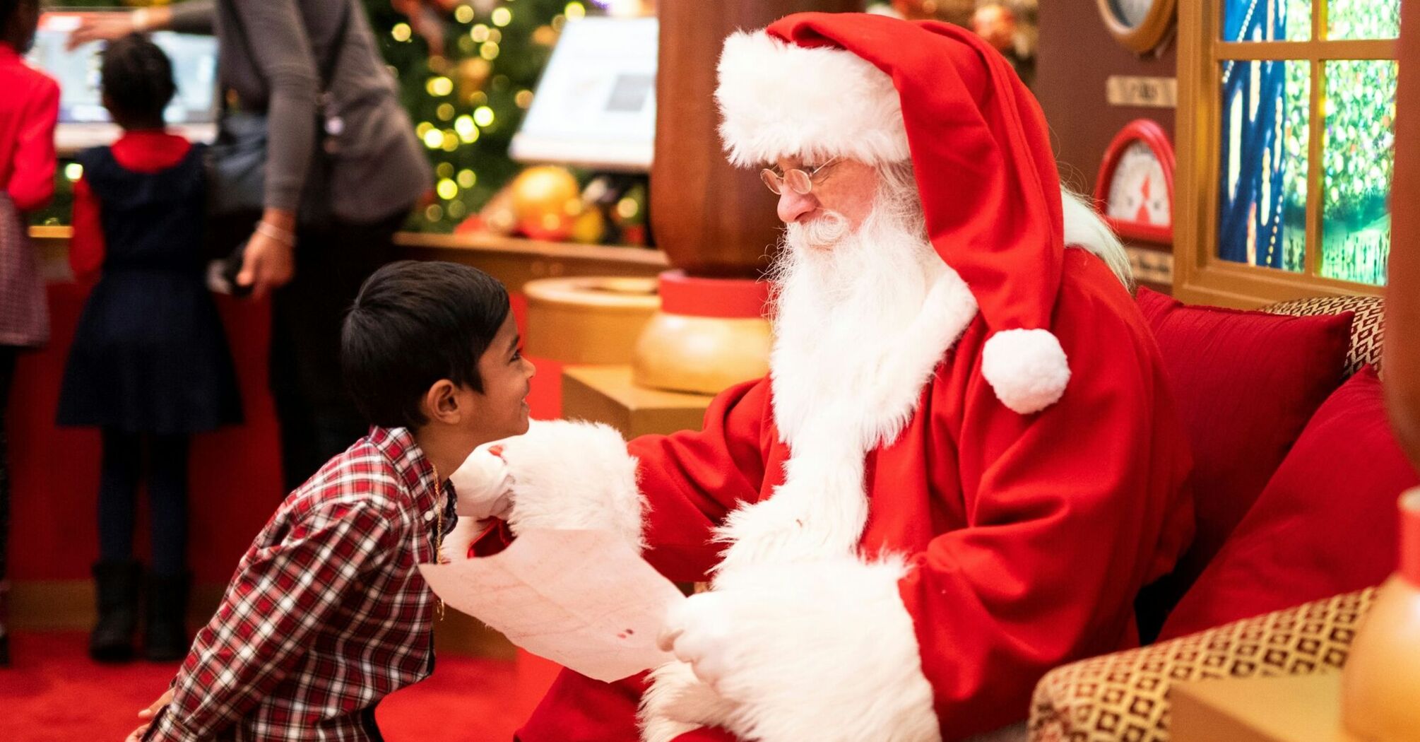 Child meeting Father Christmas