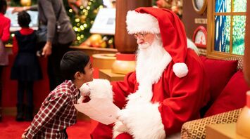 Child meeting Father Christmas