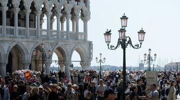 Crowds near Doge’s Palace in Venice during busy tourist period