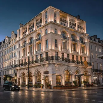Exterior view of historic building on corner of Piccadilly and Albemarle Street in London