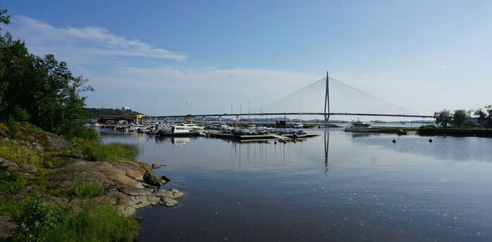 Kruunuvuorensilta bridge over water connecting Helsinki islands