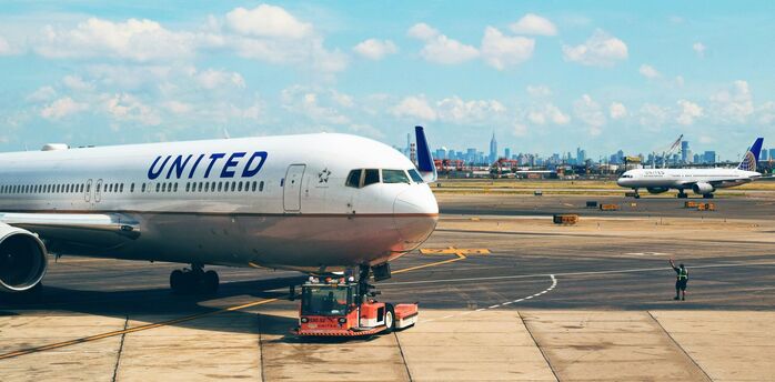 United Airlines aircraft on the tarmac at Newark Airport