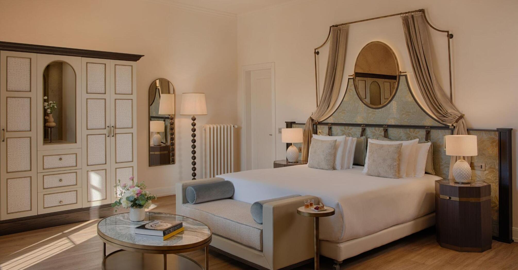 Elegant guest room at Porta Rossa Hotel Firenze in Florence