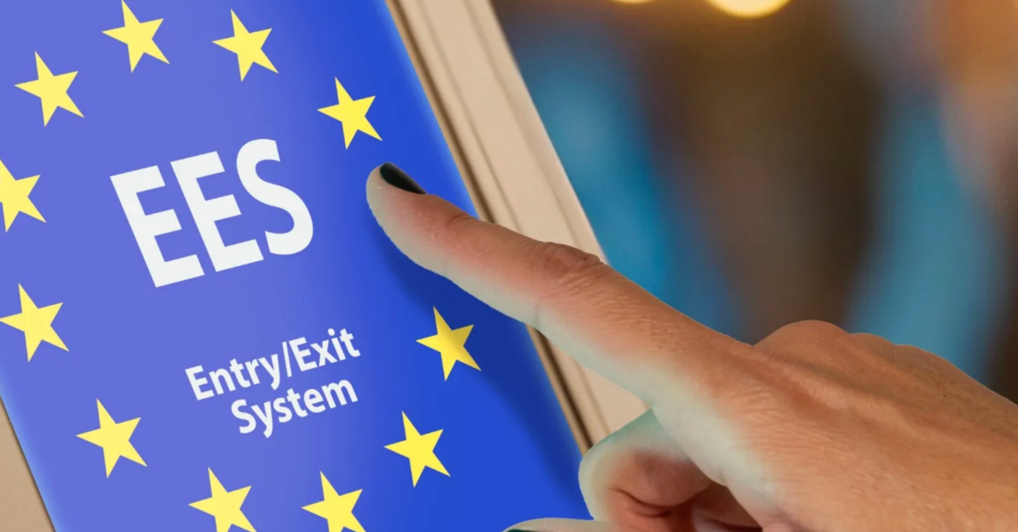 Traveller using an EES Entry/Exit System screen at a European border