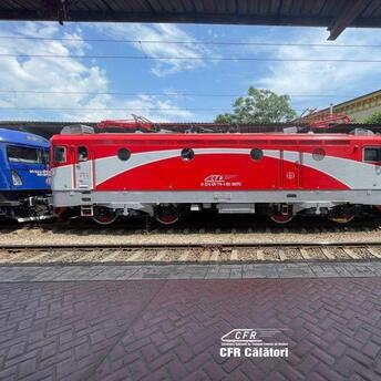 CFR Călători train at a station