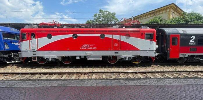 CFR Călători train at a station
