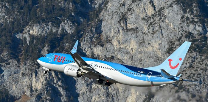 TUI Airways Boeing 737 in flight