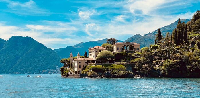 Lake Como view with villa and mountains