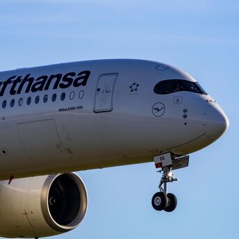 Lufthansa Airbus A350 approaching the runway