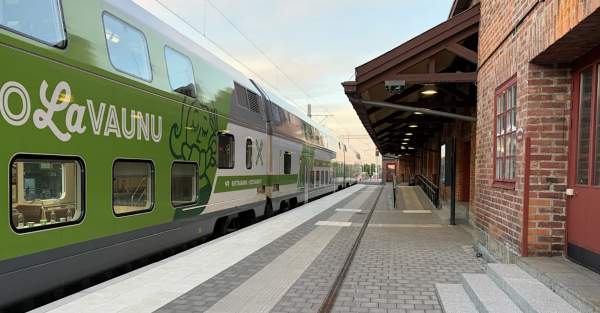 VR double-decker train at Haparanda station
