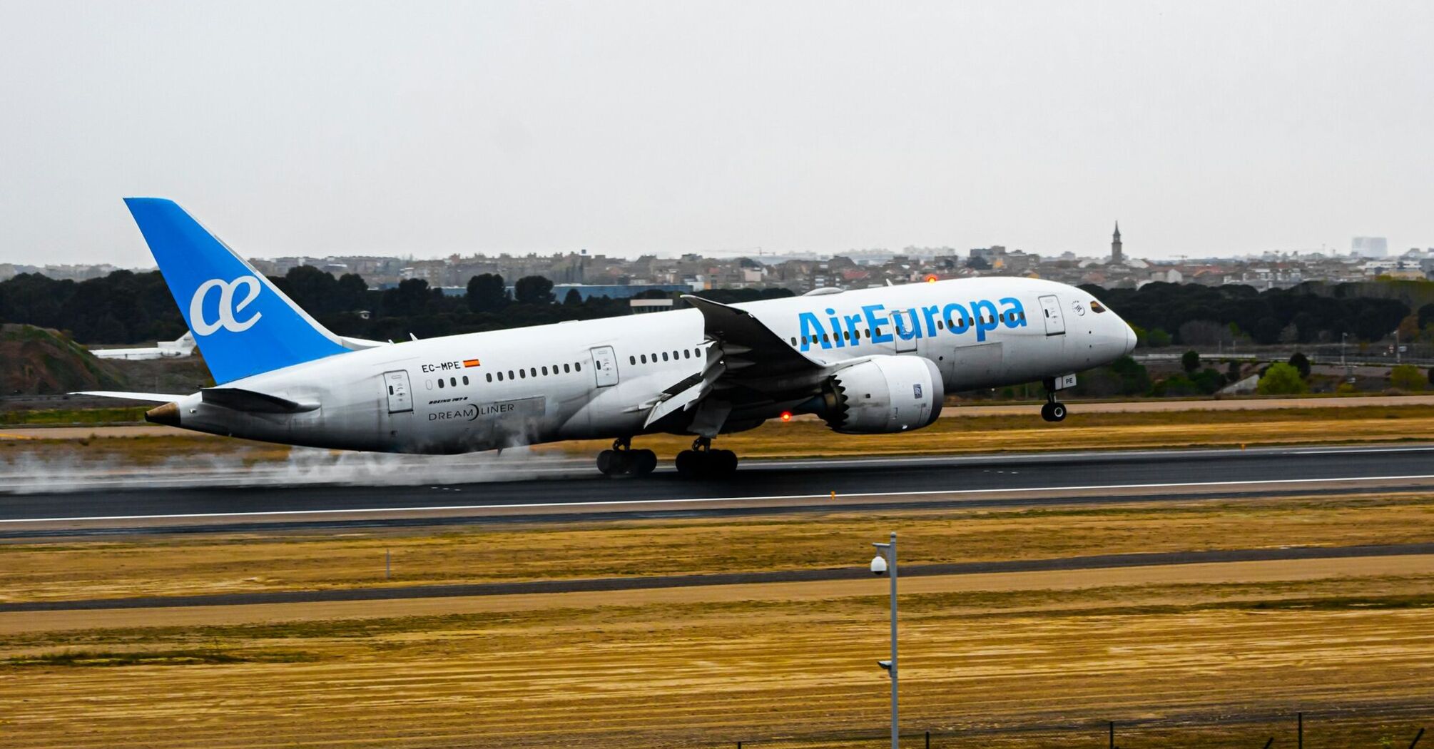 Air Europa Boeing 787 Dreamliner taking off