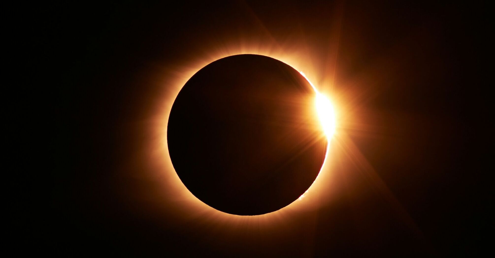 Total solar eclipse with a bright diamond-ring effect