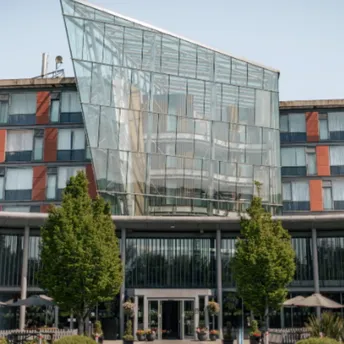 DoubleTree by Hilton Ashbourne exterior