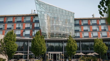 DoubleTree by Hilton Ashbourne exterior