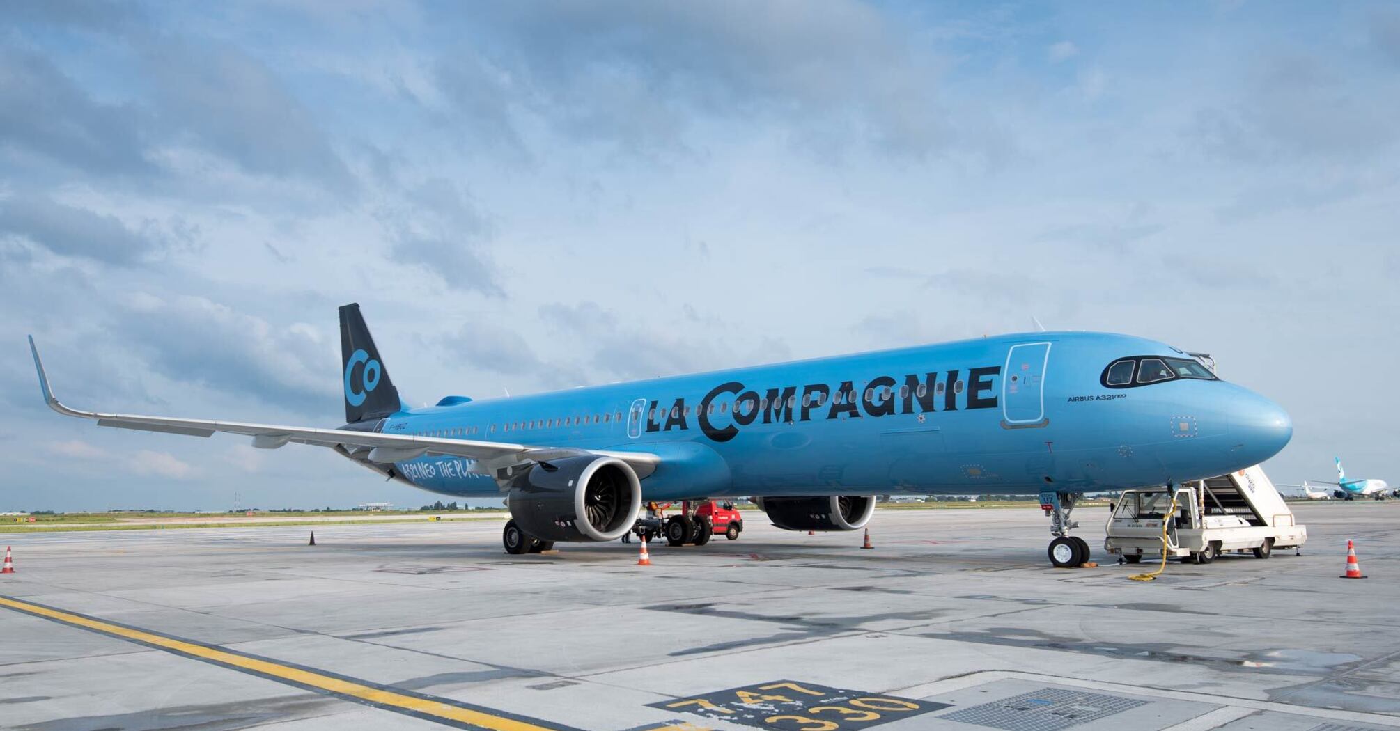 La Compagnie Airbus A321neo aircraft on the apron